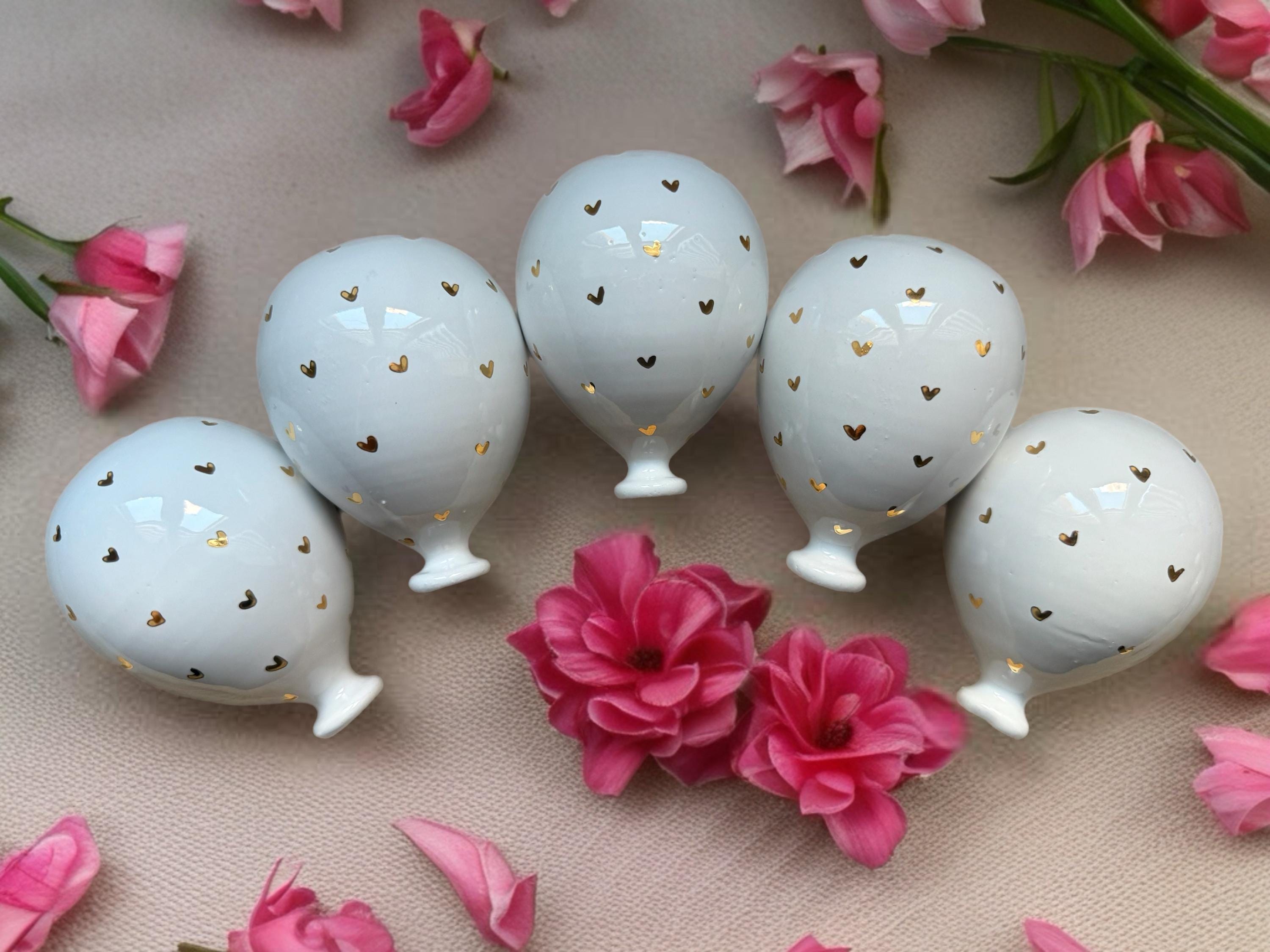 Palloncino 8 cm Bianco e cuoricini in oro