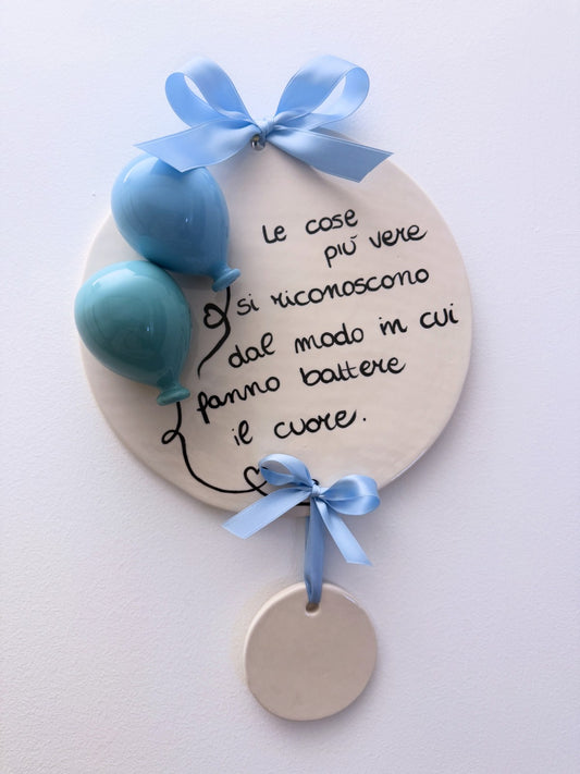 Fiocco nascita in ceramica con palloncini azzurri